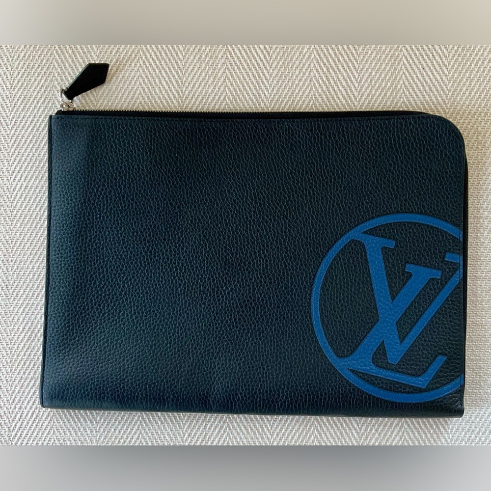 Louis Vuitton Pouchette Jour GM Clutch Bag